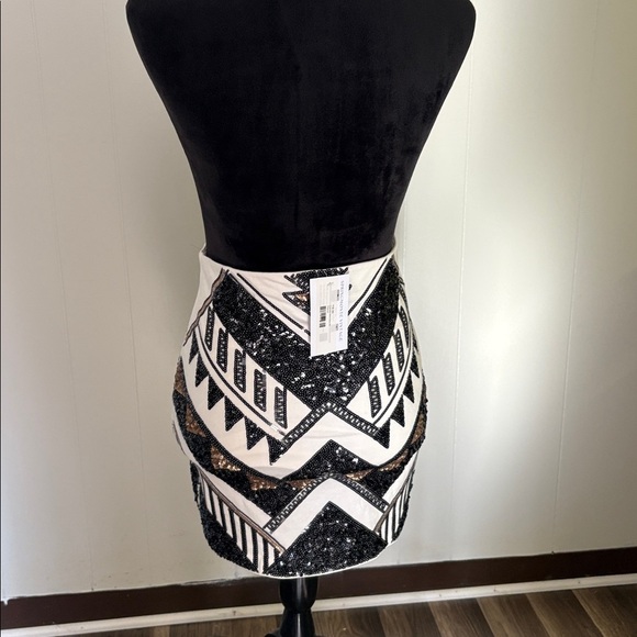 Express Skirt - Picture 3 of 3